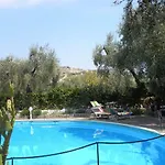 Wine & Roses Hotell Mattinata