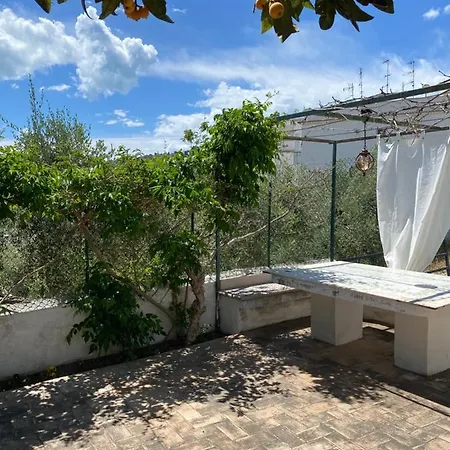 Wine & Roses Szálloda Mattinata