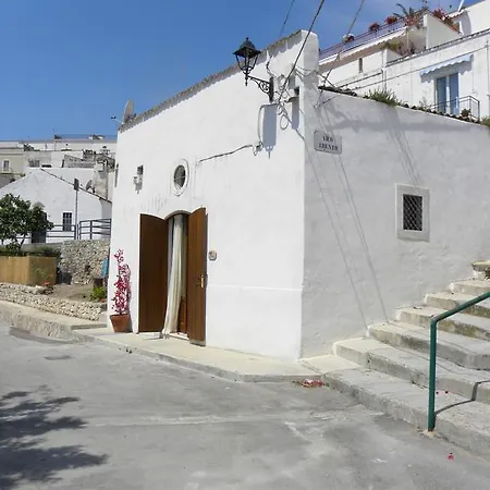 Wine & Roses Szálloda *