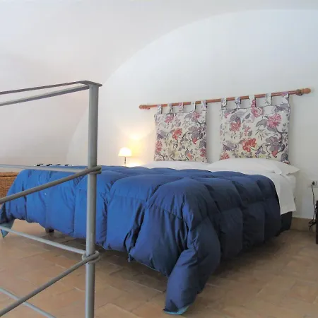 Wine & Roses Mattinata