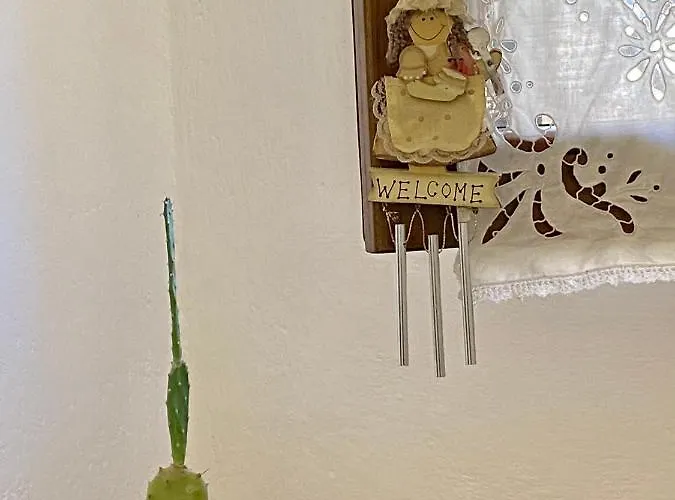 Wine & Roses Hotel *